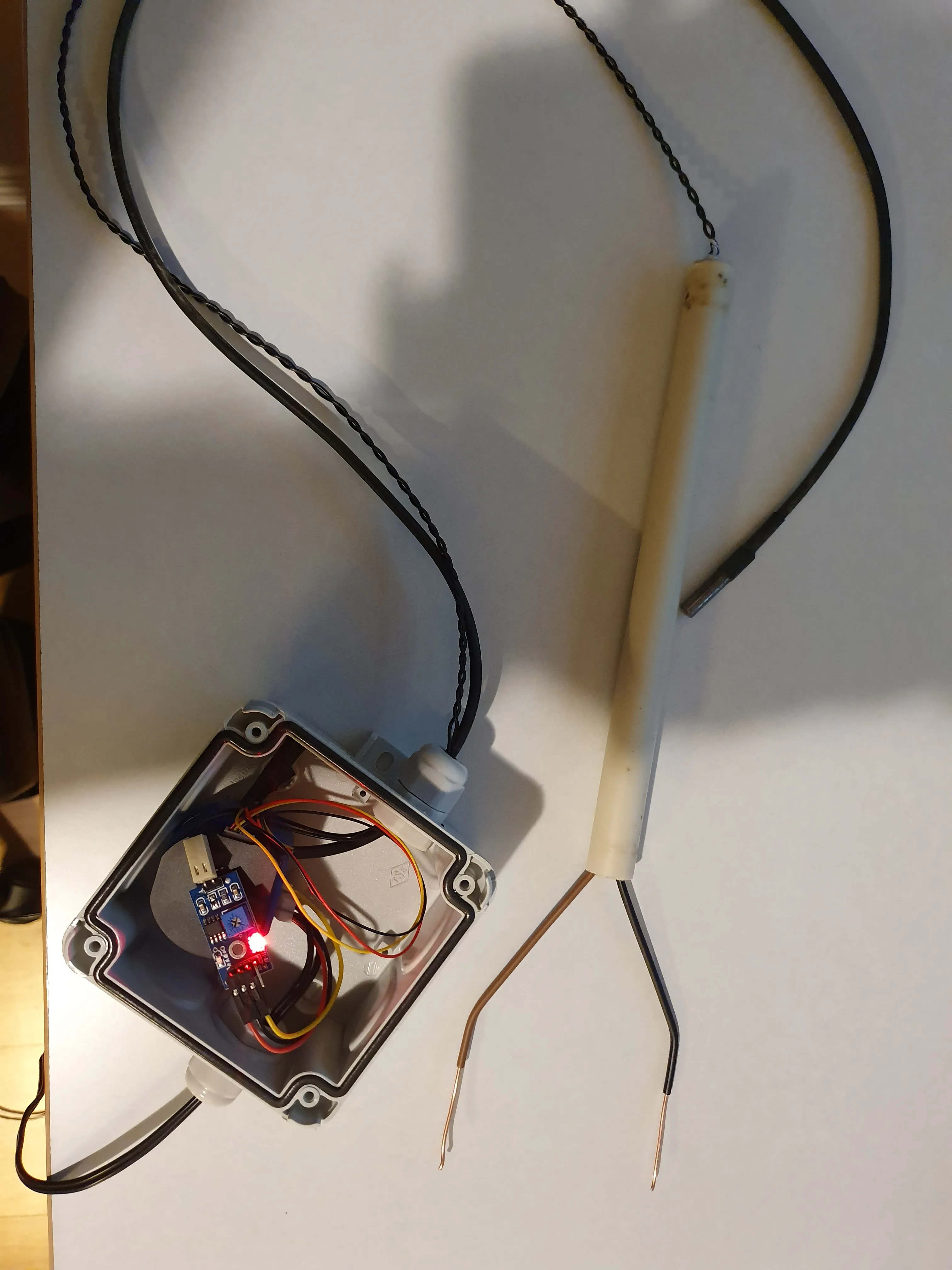 Surveillance for my fish pond. Shelly 1, temp add-on and water detector