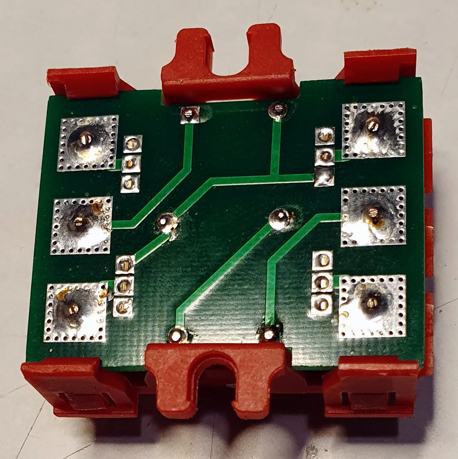 PCB made to snap into Elko socket