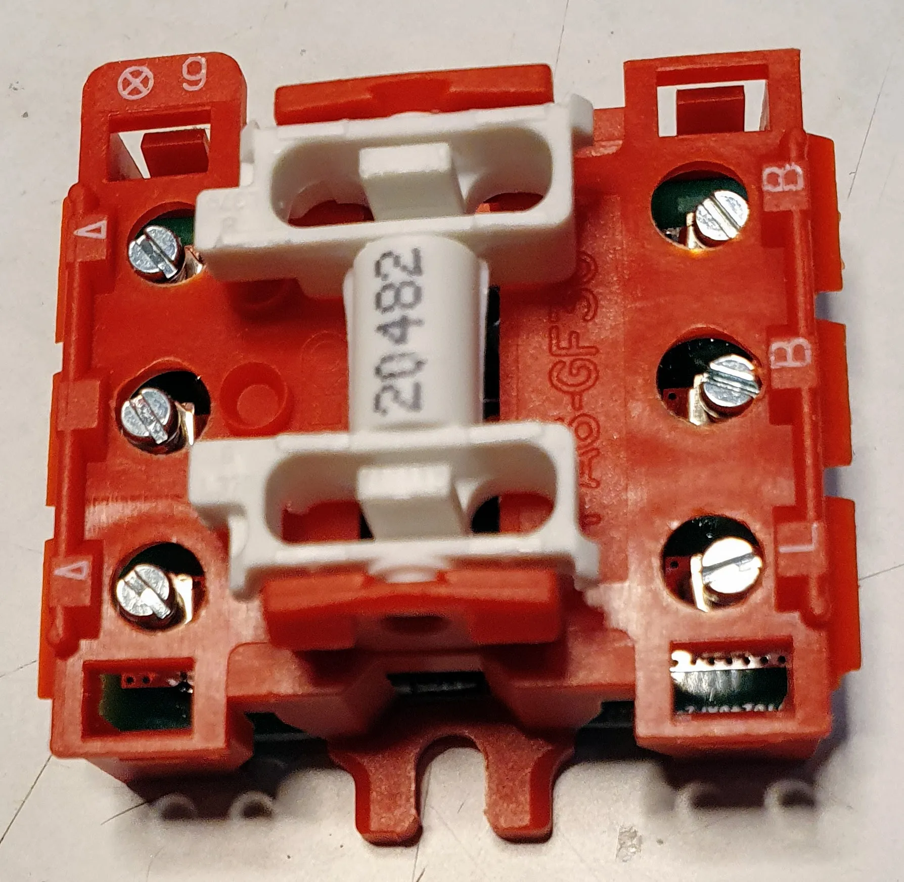 Screw terminals accessible